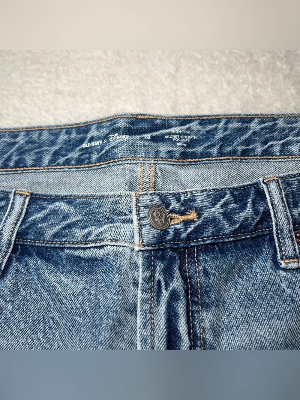 Old Navy X Disney High Rise Cut Off Jean Shorts Minnie Mouse 18 - Picture 4 of 6